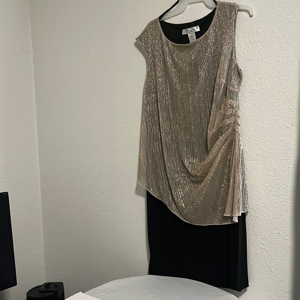 Gold shimmery and black dress like new never worn